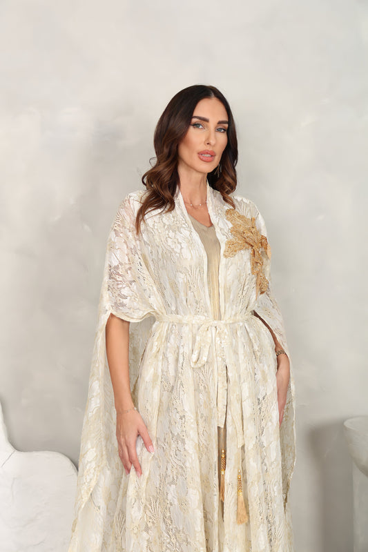 White Kaftan – Off Dantel With 3d Handmade Embroiderd Flower Design