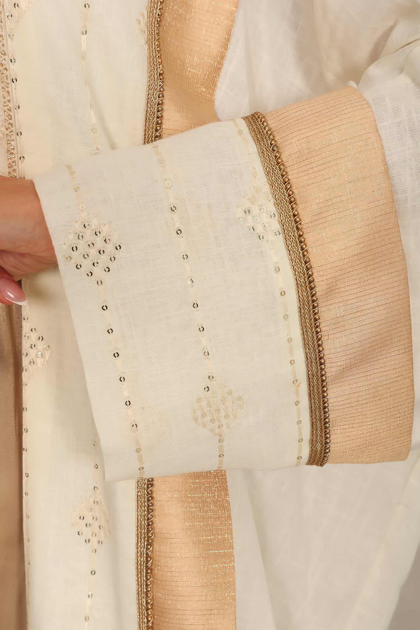 Off White Linen Emrodrodered Abaya