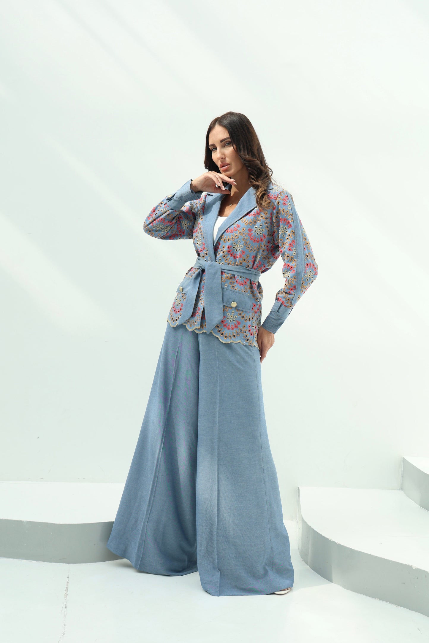Blue set – light design jeans embroidered blazer